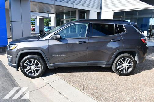 Granite Crystal Metallic Clearcoat 2018 Jeep Compass Latitude