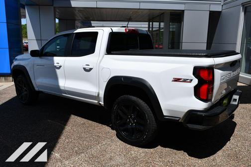 Summit White 2024 Chevrolet Colorado Z71