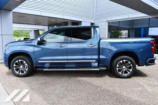 Lakeshore Blue Metallic 2024 Chevrolet Silverado 1500 High Country