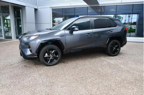 2021 Toyota RAV4 Hybrid SE