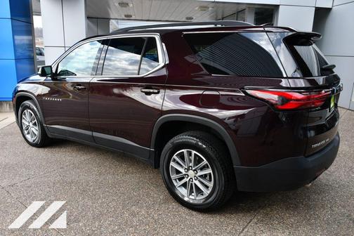 Black Cherry Metallic 2022 Chevrolet Traverse LT Cloth