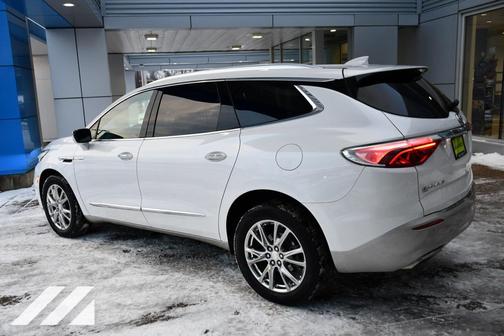 2022 Buick Enclave AWD Essence