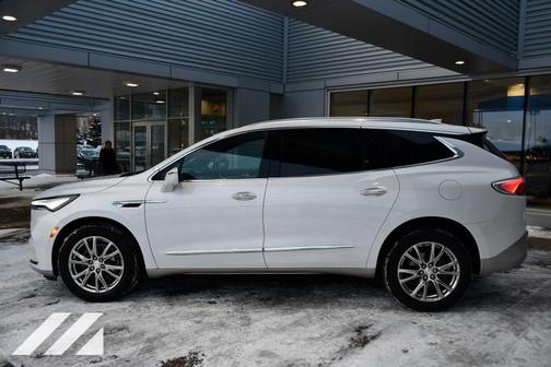 2022 Buick Enclave AWD Essence