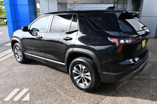 Mosaic Black Metallic 2026 Chevrolet Equinox 1LT