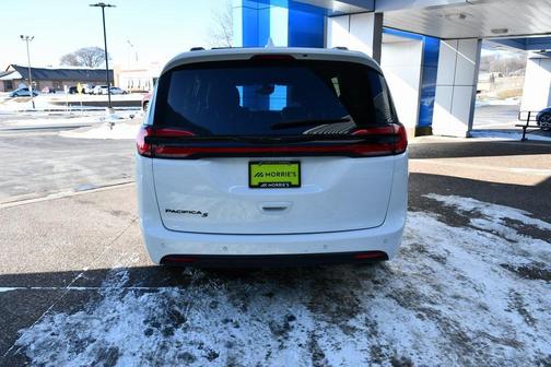 2021 Chrysler Pacifica Touring