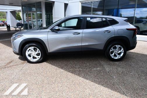 Sterling Gray Metallic 2026 Chevrolet Trax LS