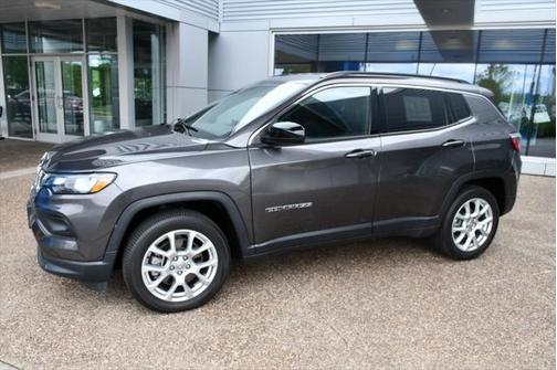 2023 Jeep Compass Latitude Lux