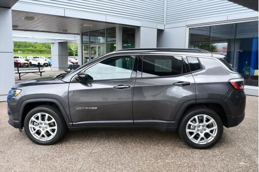 2023 Jeep Compass Latitude Lux