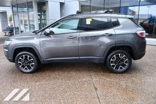 Granite Crystal Metallic Clearcoat 2019 Jeep Compass Trailhawk