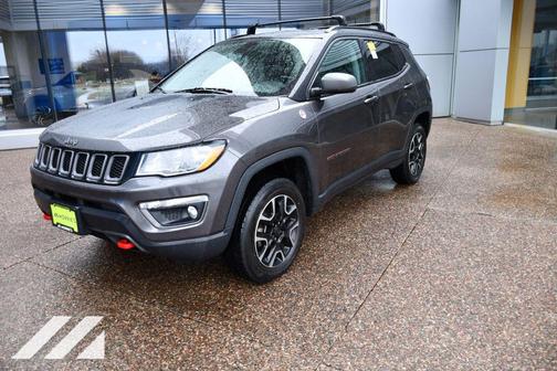 Granite Crystal Metallic Clearcoat 2019 Jeep Compass Trailhawk