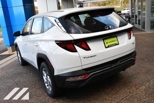 2023 Hyundai TUCSON SE