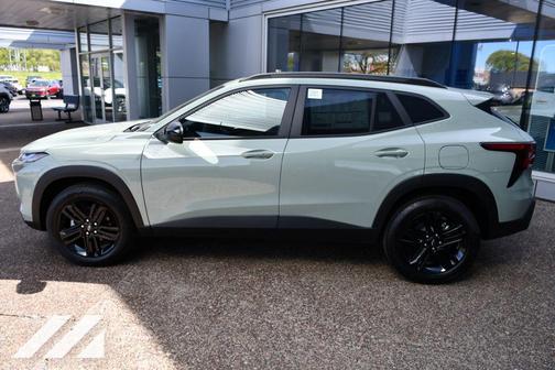 Cacti Green 2026 Chevrolet Trax FWD ACTIV