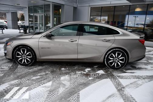 2022 Chevrolet Malibu FWD RS