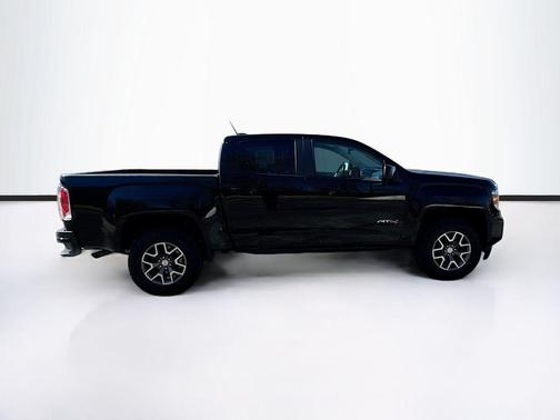 Onyx Black 2022 GMC Canyon AT4