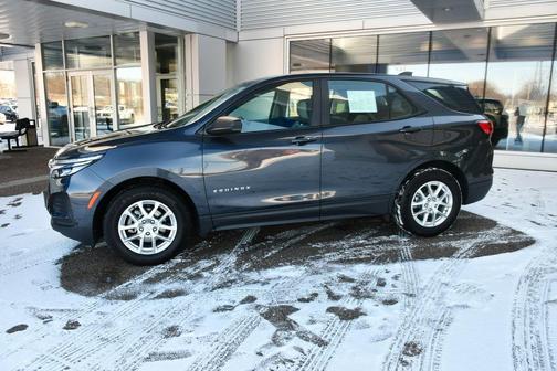 Iron Gray Metallic 2022 Chevrolet Equinox LS