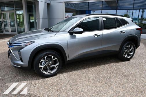 Sterling Gray Metallic 2026 Chevrolet Trax LT