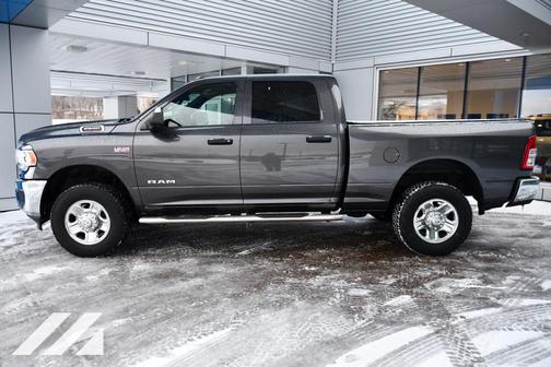 2022 RAM 2500 Tradesman Crew Cab 4x4 6'4' Box