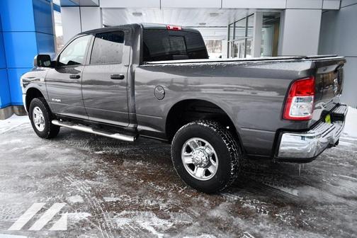 2022 RAM 2500 Tradesman Crew Cab 4x4 6'4' Box