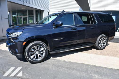 Midnight Blue Metallic 2023 Chevrolet Suburban LS