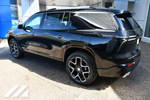 Mosaic Black Metallic 2026 Chevrolet Traverse High Country