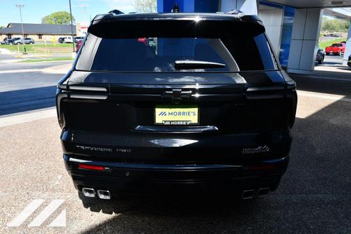 Mosaic Black Metallic 2026 Chevrolet Traverse High Country
