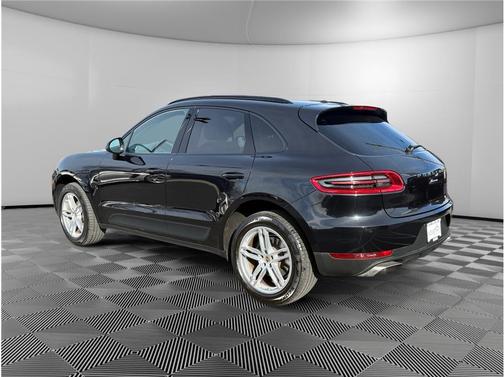 2017 Porsche Macan Base