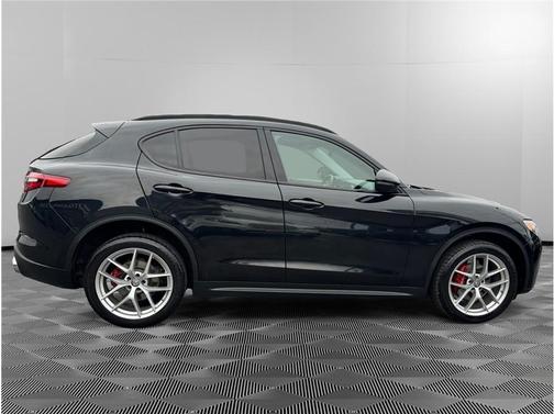 2018 Alfa Romeo Stelvio Base