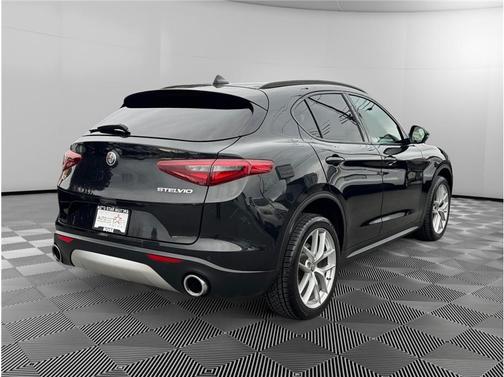 2018 Alfa Romeo Stelvio Base