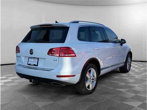 2013 Volkswagen Touareg TDI Lux