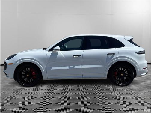 White 2019 Porsche Cayenne Turbo