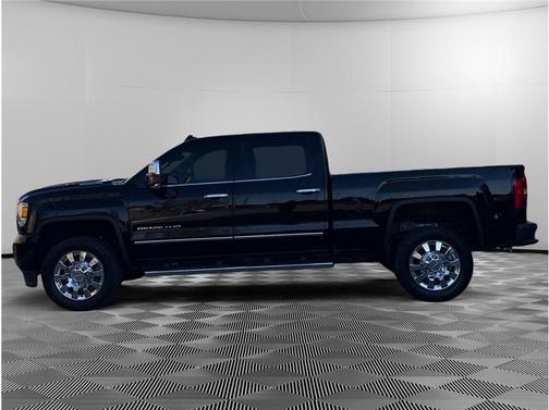 Black 2018 GMC Sierra 2500 Denali
