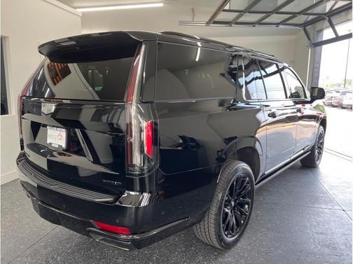 2023 Cadillac Escalade ESV Sport Platinum