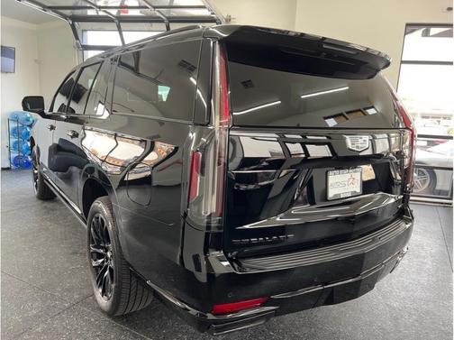 2023 Cadillac Escalade ESV Sport Platinum