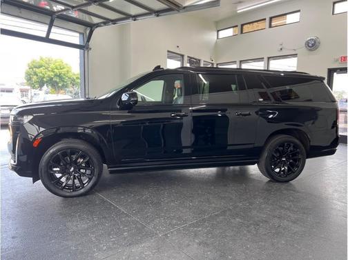 2023 Cadillac Escalade ESV Sport Platinum