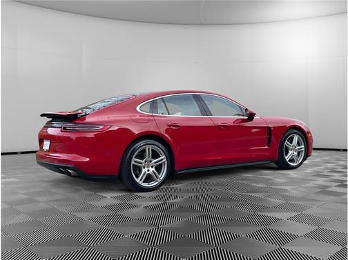 2018 Porsche Panamera 4S