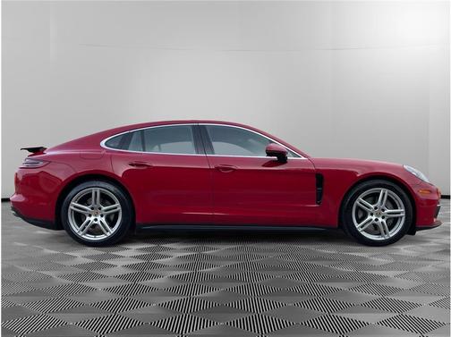 2018 Porsche Panamera 4S