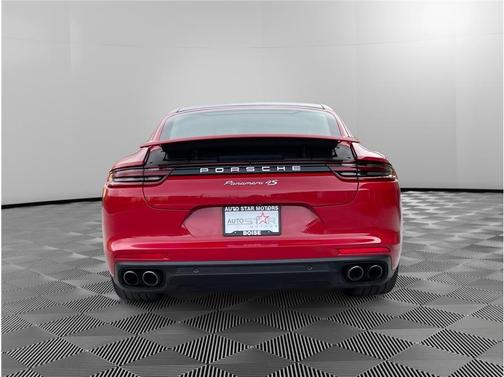 2018 Porsche Panamera 4S