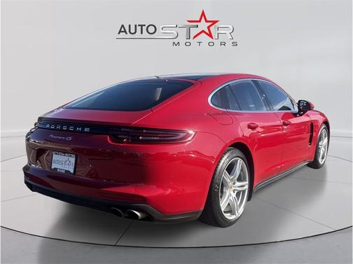 Red 2018 Porsche Panamera 4S