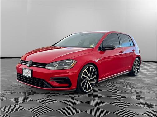 2018 Volkswagen Golf R 2.0T w/DCC & Navigation