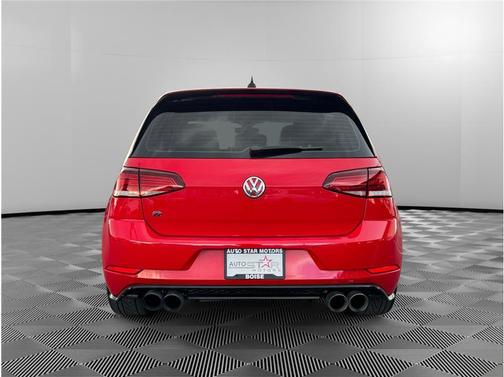 2018 Volkswagen Golf R 2.0T w/DCC & Navigation