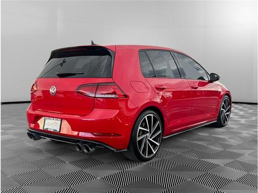2018 Volkswagen Golf R 2.0T w/DCC & Navigation