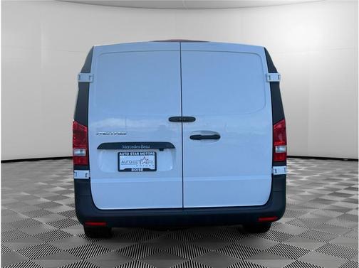2023 Mercedes-Benz Metris Base