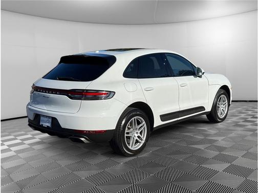 White 2021 Porsche Macan Base
