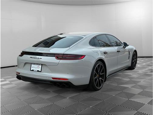 2018 Porsche Panamera Turbo