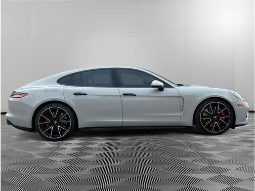 2018 Porsche Panamera Turbo