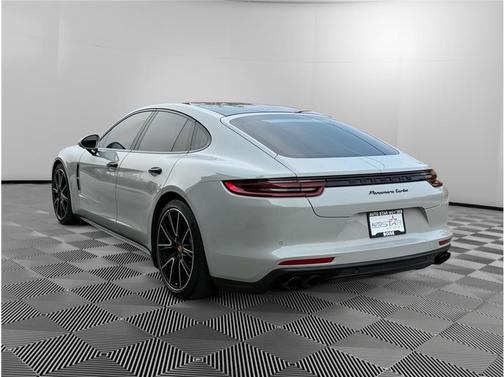2018 Porsche Panamera Turbo