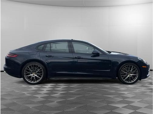 2019 Porsche Panamera 4