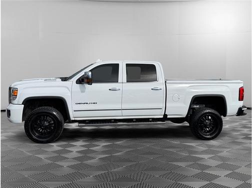 White 2017 GMC Sierra 2500 Denali