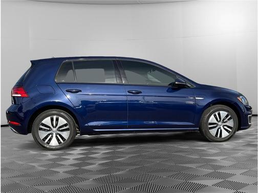 2019 Volkswagen e-Golf SE