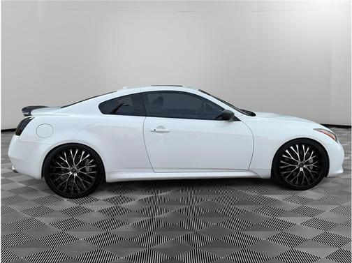2011 INFINITI G37 Sport